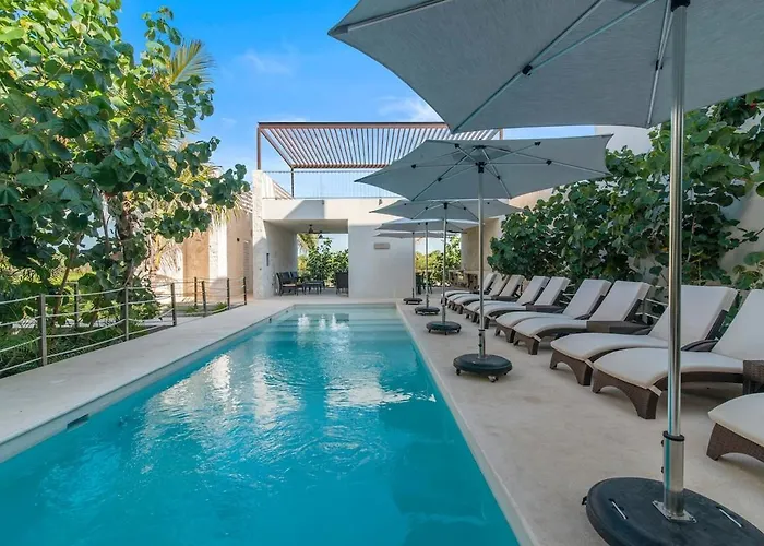 Escape Access 7 Pools With Ocean View Club *